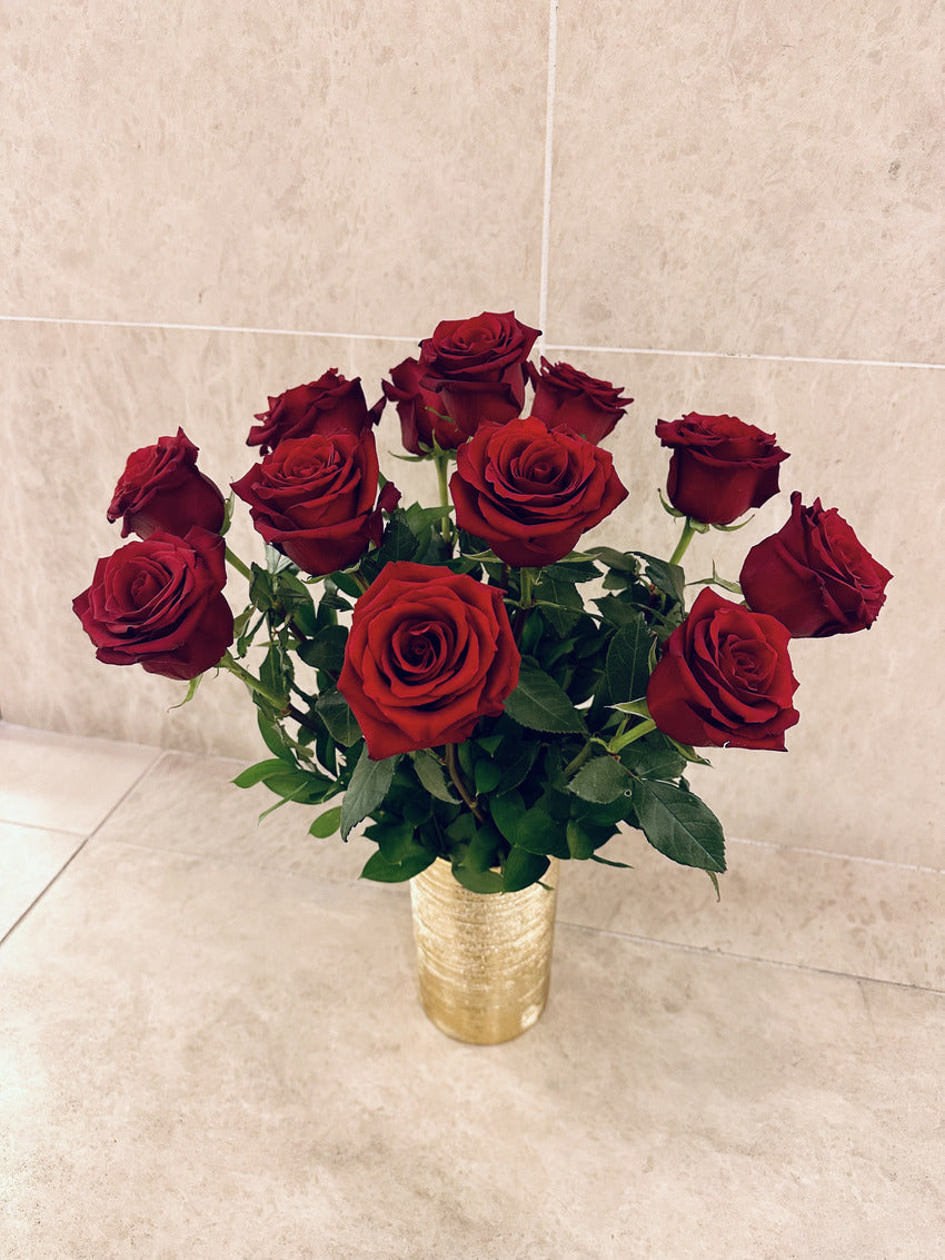 DOZEN ROSES IN A VASE